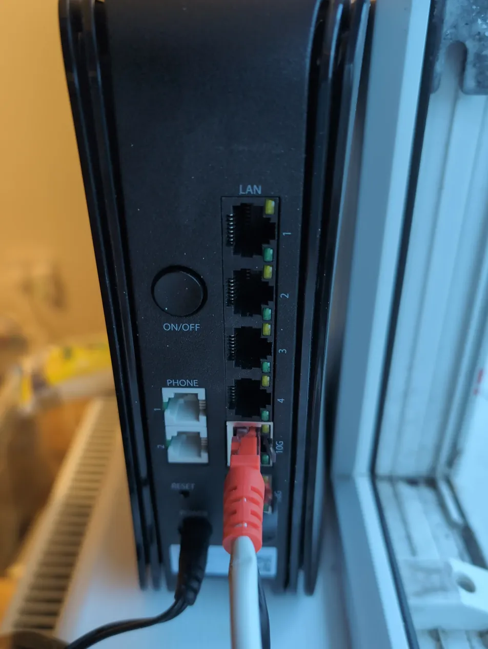 Sagecom W7 5G Router